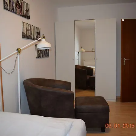 Reihenhaus Mit 3 Schlafzimmer * Неккарзульм